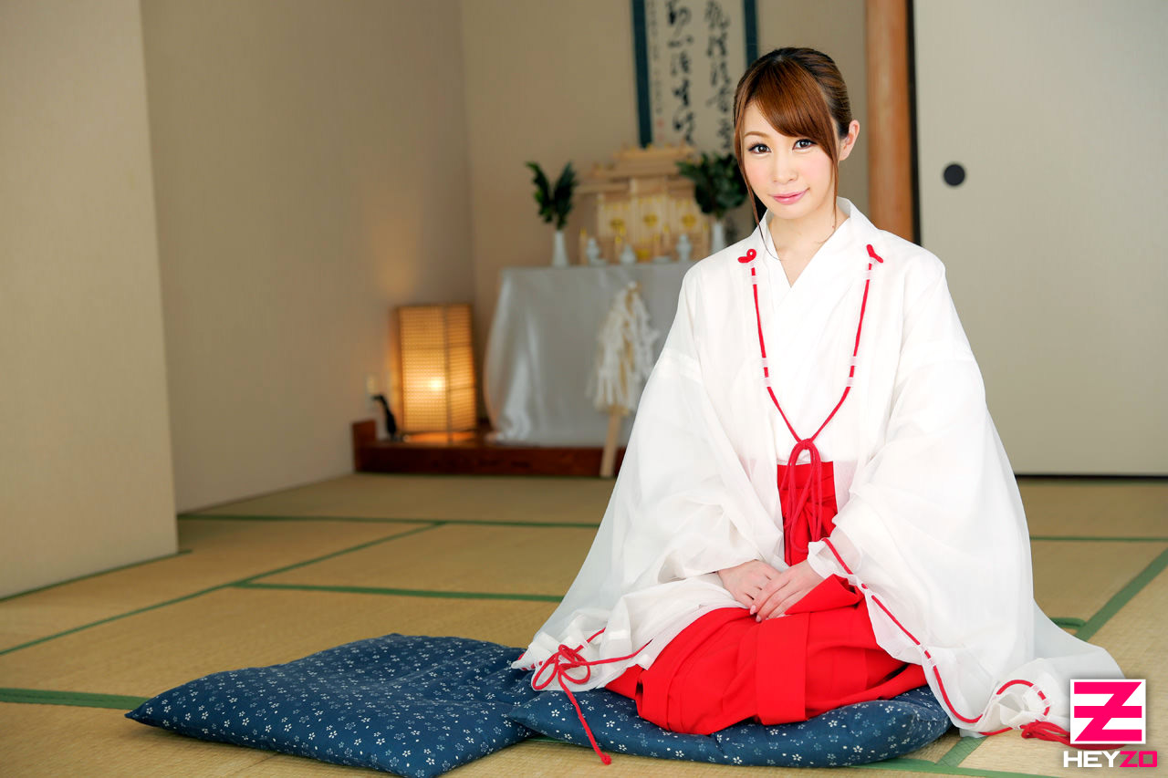 Gái Nhật mới vào nghề bướm còn rất đẹp