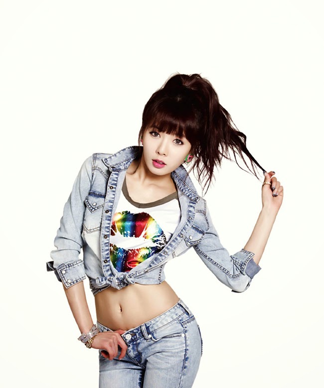 Đã mắt với 1001 kiểu áo cũn cỡn ở xứ Hàn