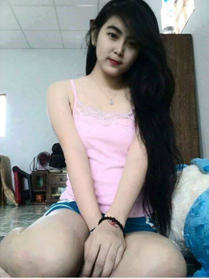 Hot girl mặt học sinh...