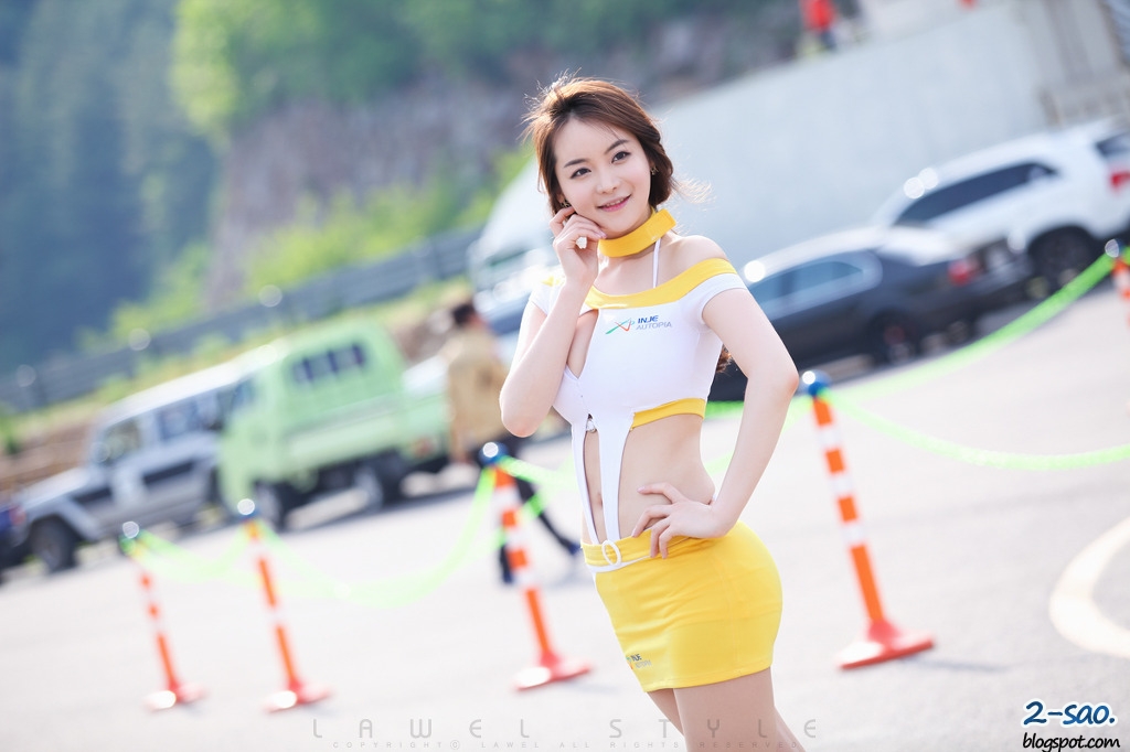 Nóng bỏng cùng siêu mẫu xe Ryu Ji Hye