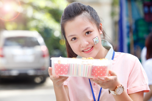 Nữ sinh cấp ba mặt mộc xinh xắn quá