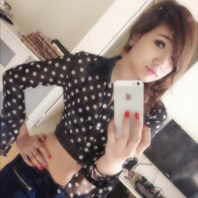 Gái xinh gợi cảm khoe thân hình bốc lửa