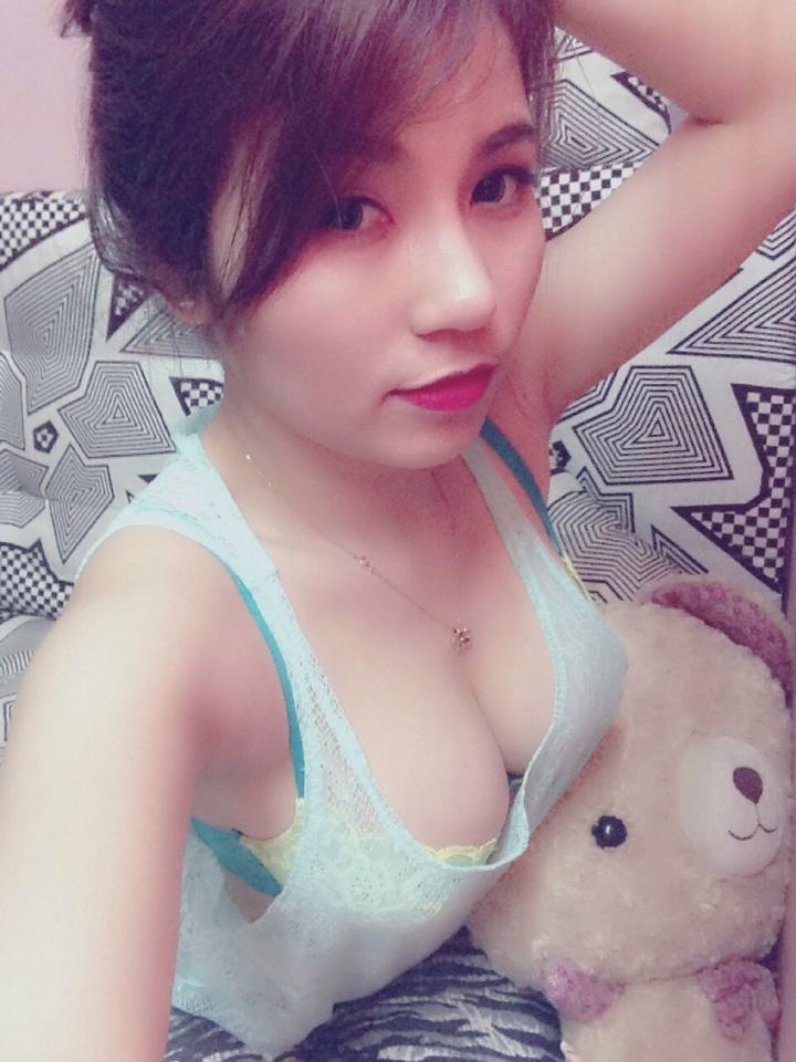 Những em gái bị phạt vì ngực quá to so với qui định - Phần 2 Những em gái bị phạt vì ngực quá to so với qui định - Phần 2