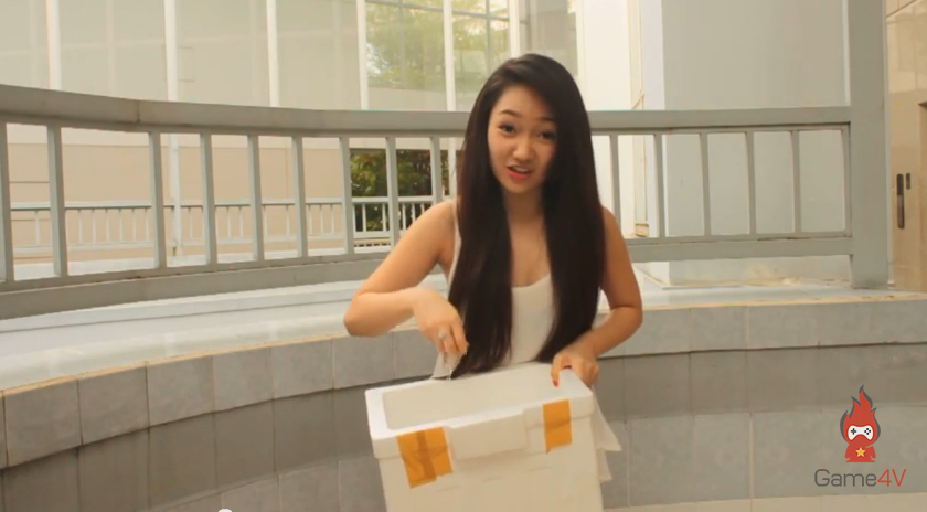 Hot girl Lâm Bảo Nhi cởi áo