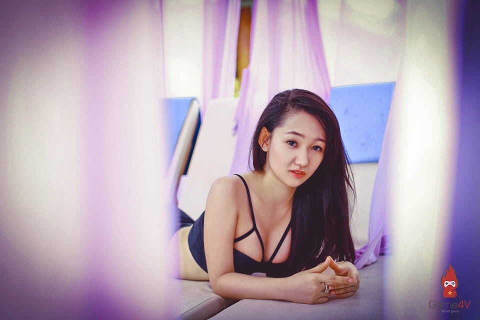 Hot girl Lâm Bảo Nhi cởi áo Hot girl Lâm Bảo Nhi cởi áo
