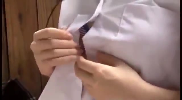 Nữ sinh tự lột đồ khoe ngực khủng