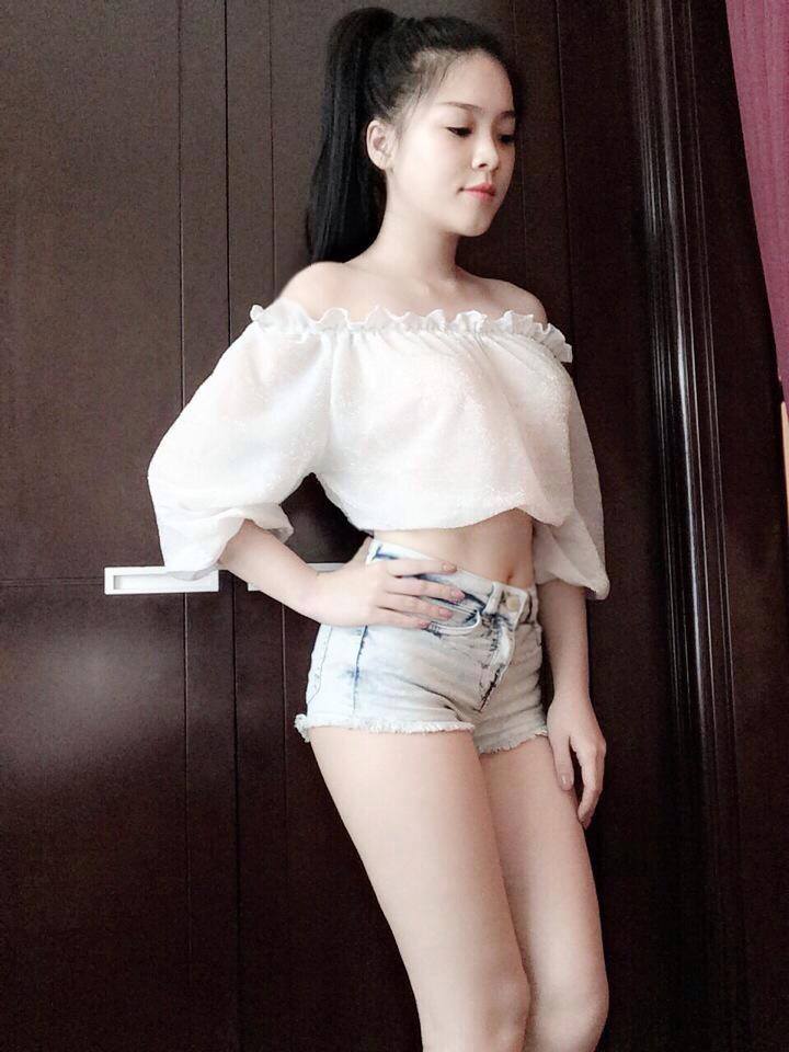 Nghi vấn có khối u cực lớn ở ngay vếu của các em này