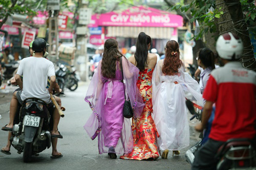 Các thiếu nữ Hà thành khoe ngực chuẩn 3kg