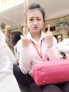 Em xinh quá, có bác nào biết em này tên gì không? Em xinh quá, có bác nào biết em này tên gì không?