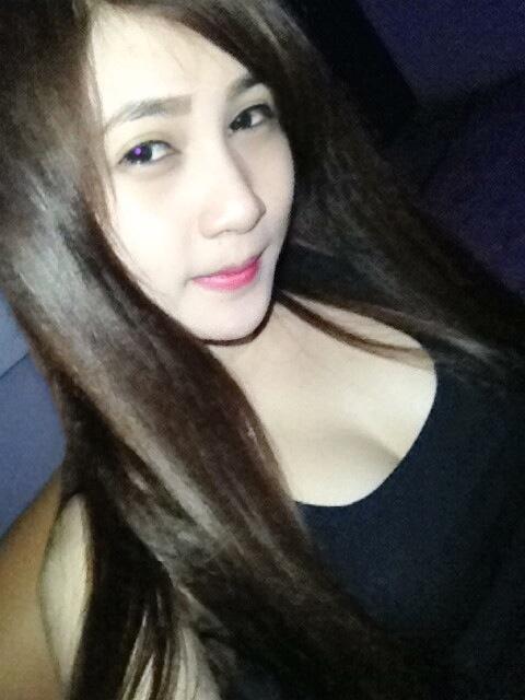 Bé Nhi xinh chưa kìa các bác ơi Bé Nhi xinh chưa kìa các bác ơi