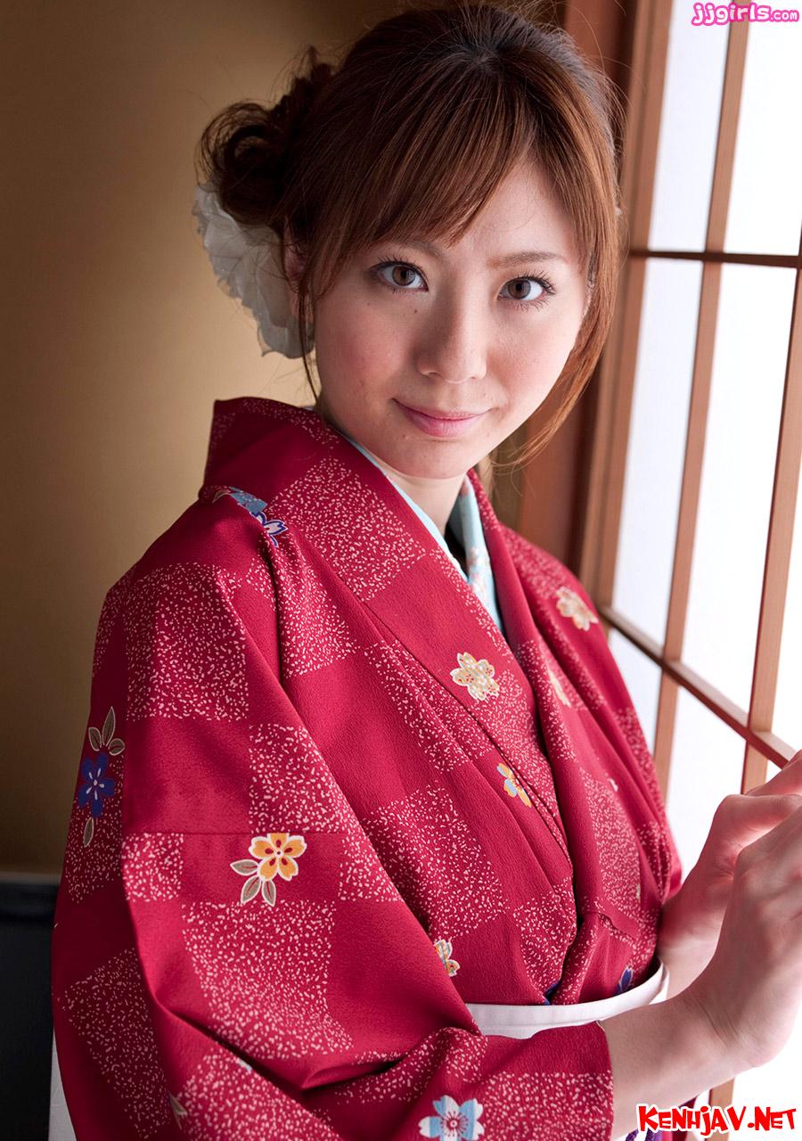 Yuma Asami eo thon vếu bự