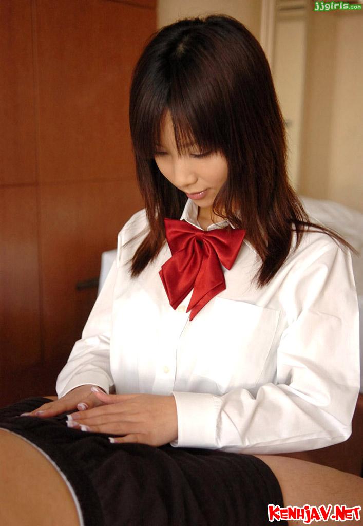 Bạo dâm em nữ sinh Rara Aino