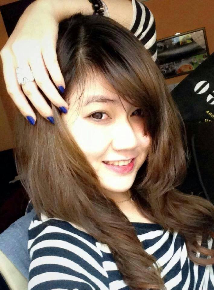 Những teen girl có khuôn mặt xinh xắn Những teen girl có khuôn mặt xinh xắn