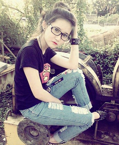 Những teen girl có khuôn mặt xinh xắn Những teen girl có khuôn mặt xinh xắn