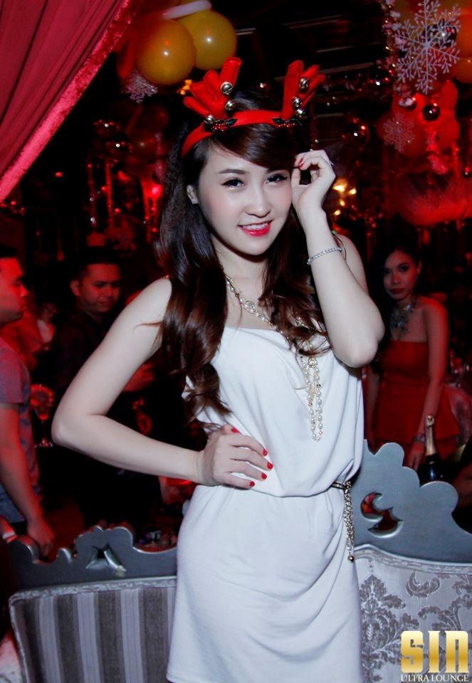 Girl xinh Facebook Vi<br /><hr />Hãy ấn vào nút <i>G+</i>, <i>Thích</i> hoặc <i>Chia sẻ</i> để ủng hộ mình bạn nhé!<br /><div class=