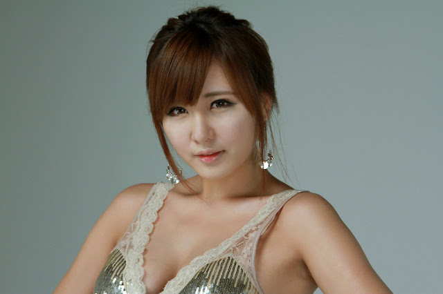 Ryu Ji Hye quyến rũ và khiêu gợi