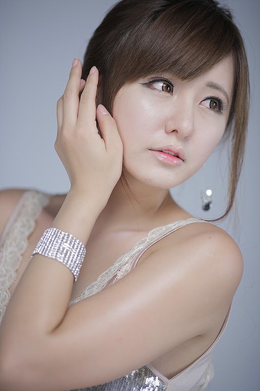 Ryu Ji Hye quyến rũ và khiêu gợi