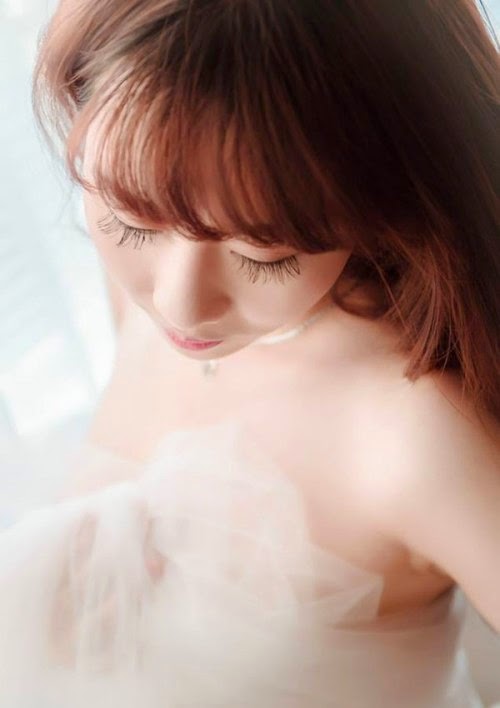 Bộ ảnh khoe thân trắng nõn nà của Nu Phạm