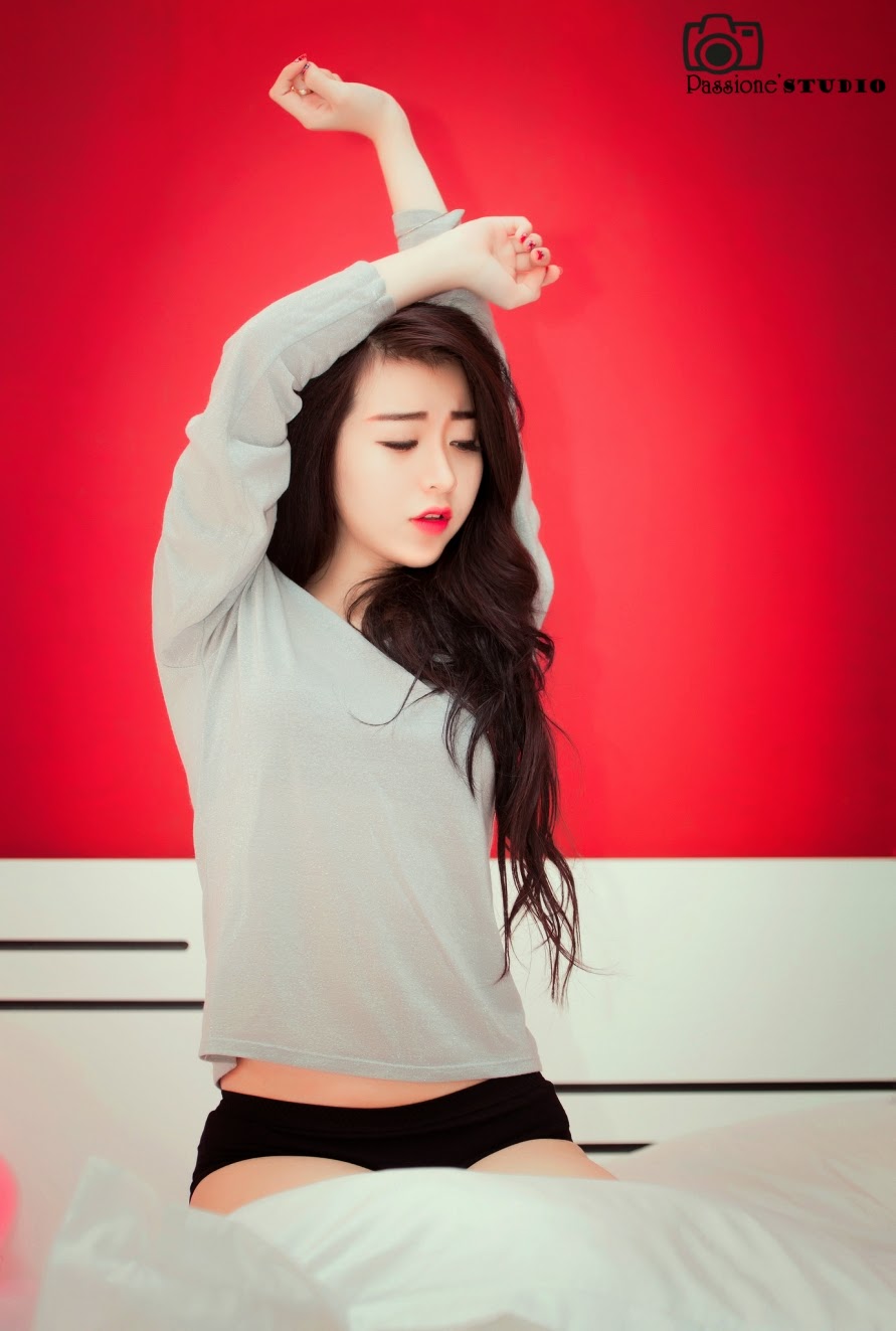 Gái đẹp trên giường ngủ Gái đẹp trên giường ngủ