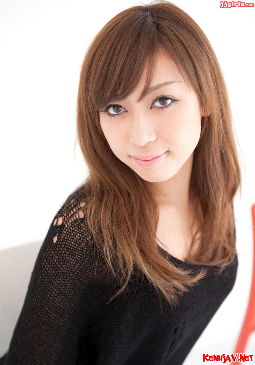 Kaori Sakura da trắng vếu căng tròn