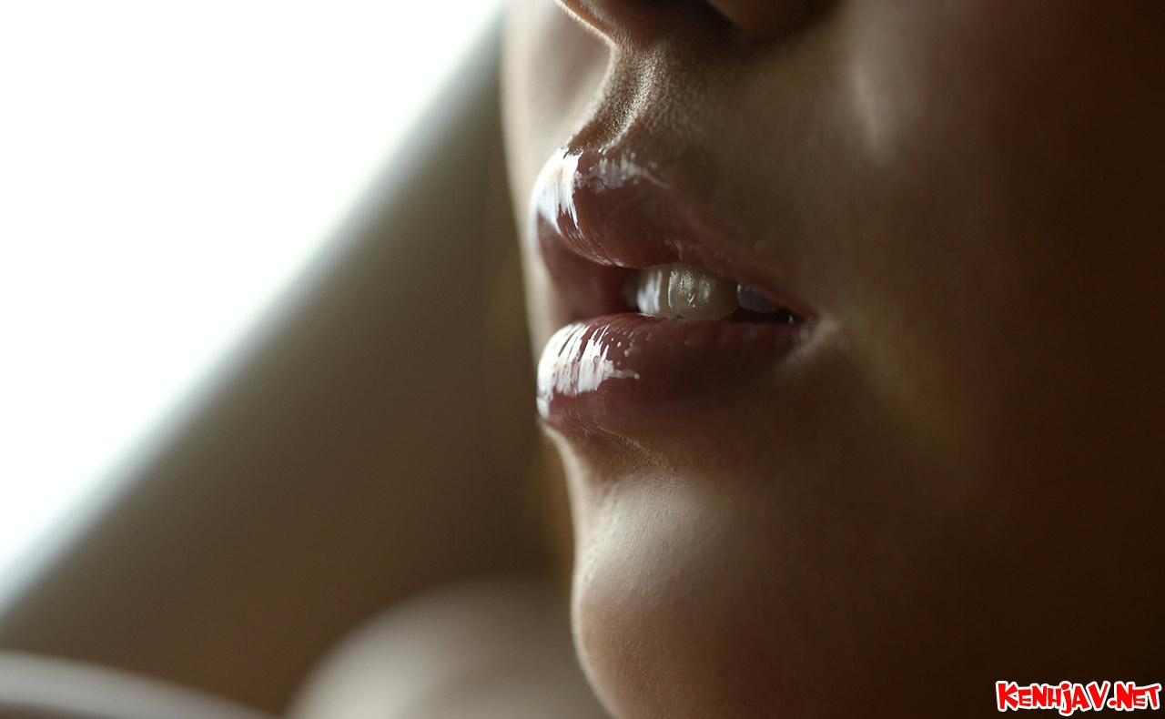 Yui Aoba dáng chuẩn biểu cảm cực dâm