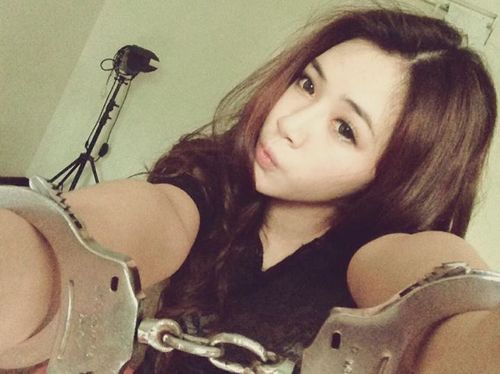 Muôn kiểu ‘tự sướng’ của hot girl, sao Việt Muôn kiểu ‘tự sướng’ của hot girl, sao Việt