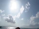 Phang nhau trên du thuyền ở trên biển
