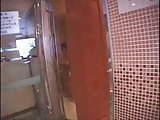 Cặp đôi làm tình ngay dưới nước